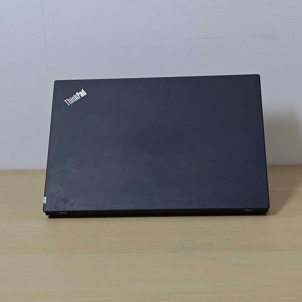 T14 G1 Belakang Tengah Butik Laptop